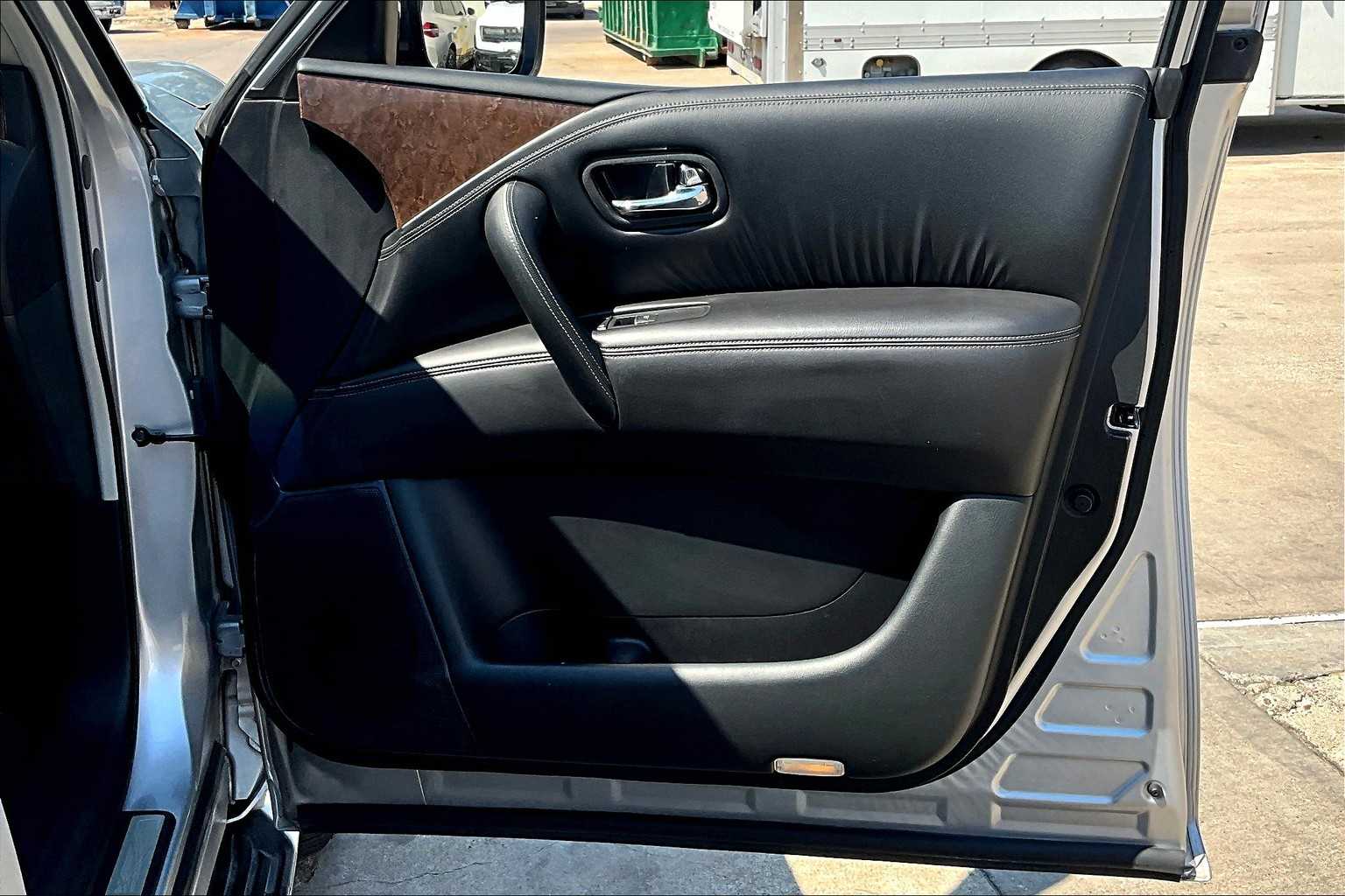2016 Infiniti QX80 Limited photo 22