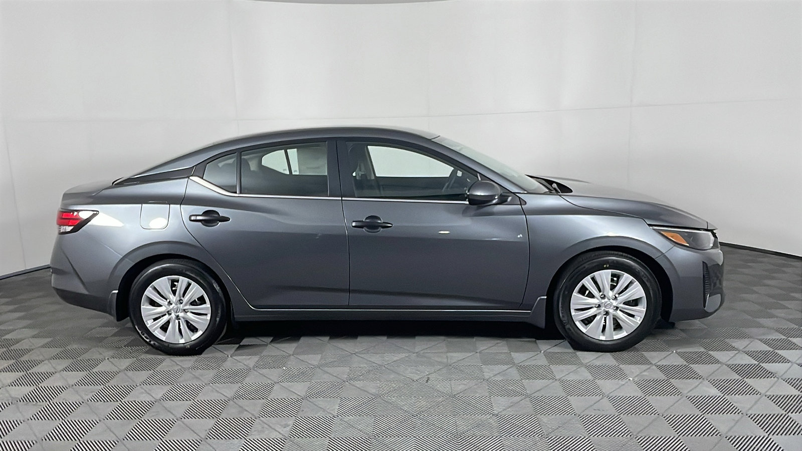 2025 Nissan Sentra S photo 3