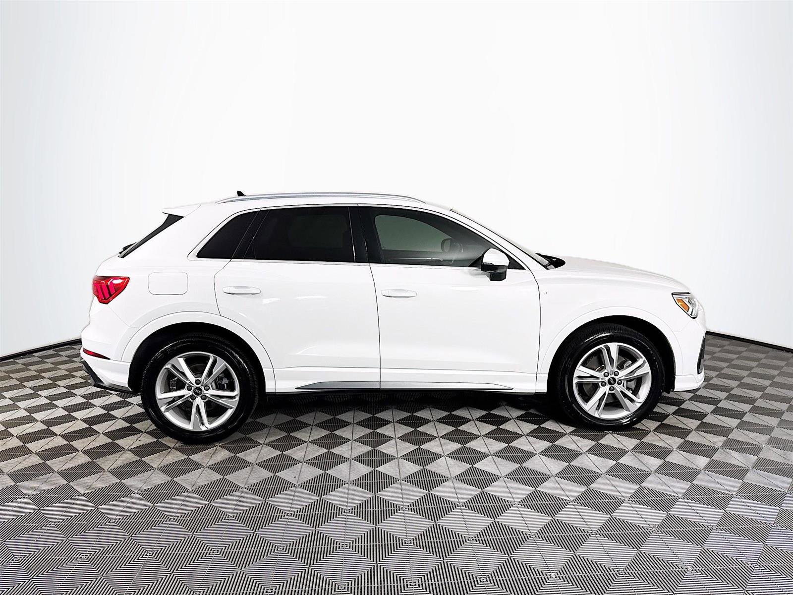 2022 Audi Q3 Premium Plus S line photo 7