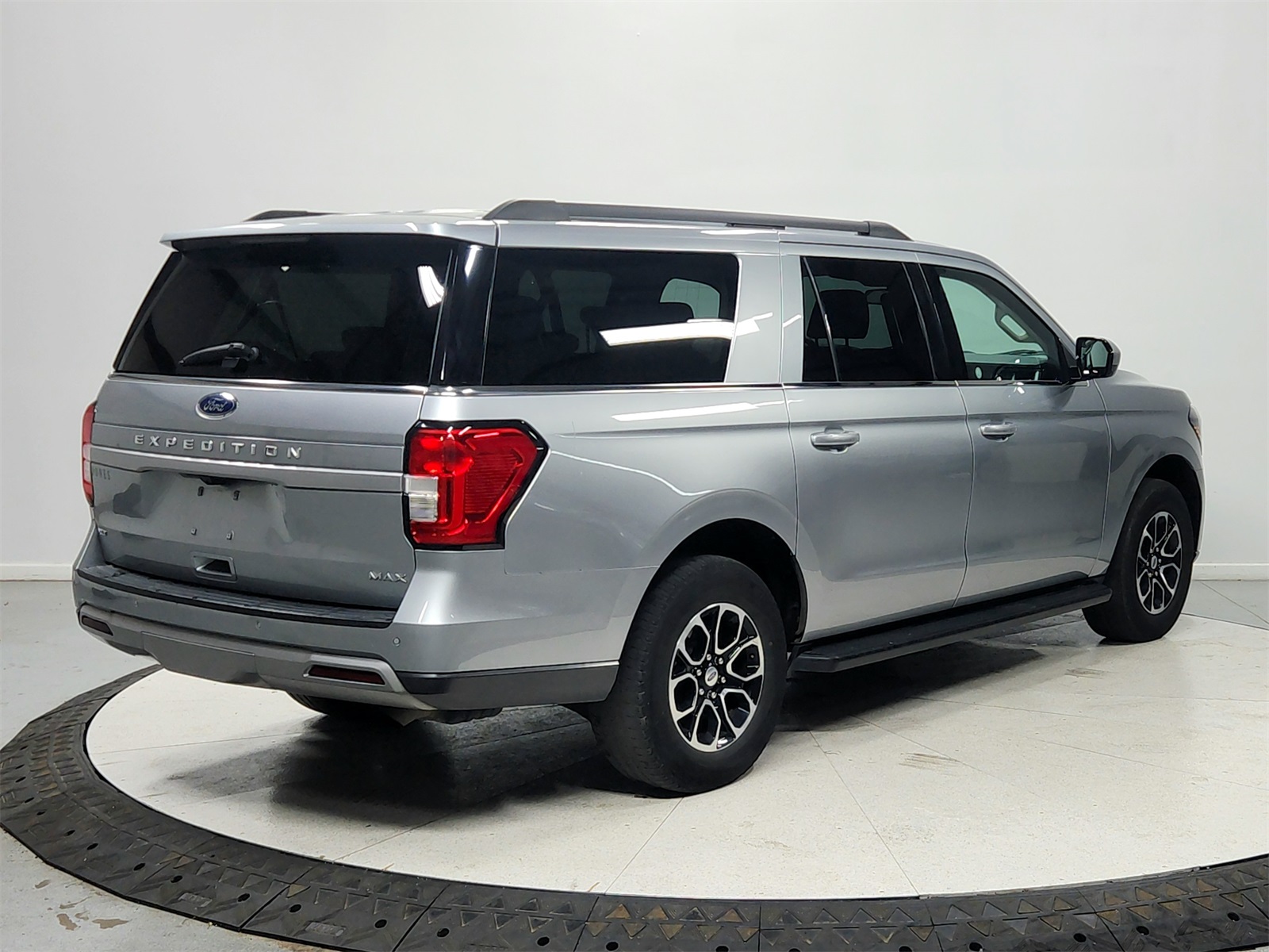 2023 Ford Expedition MAX XLT photo 4