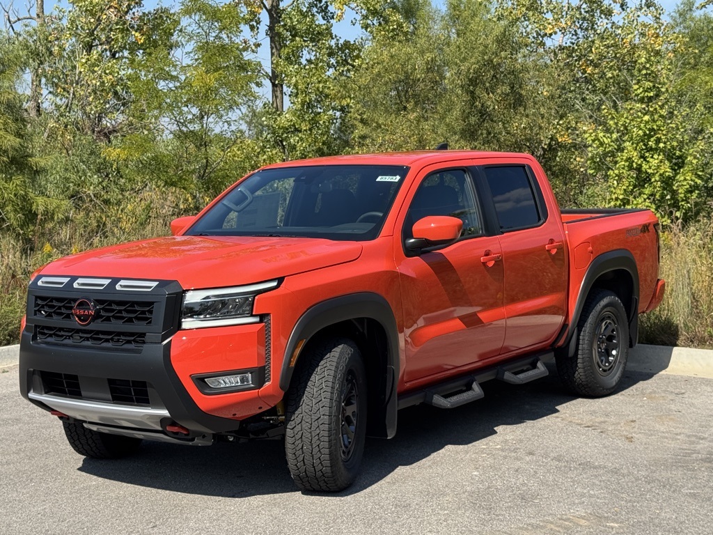 2025 Nissan Frontier Crew Cab PRO-4X photo 3