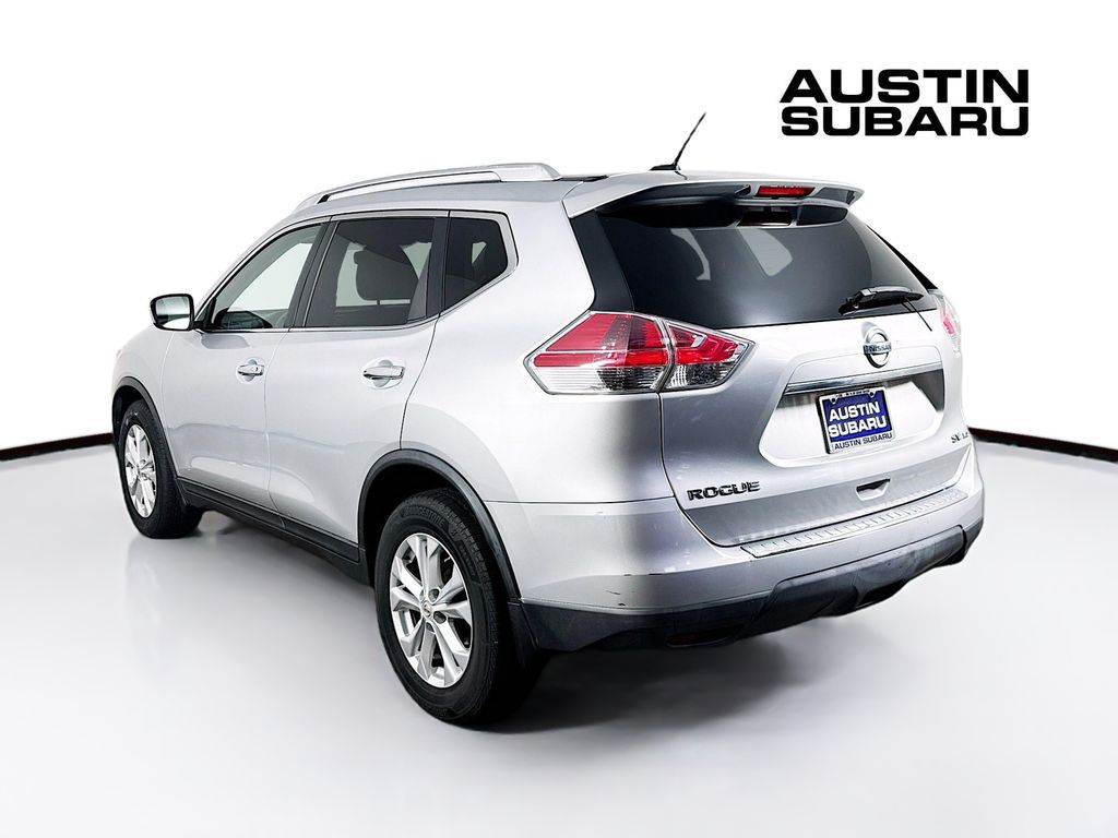 2015 Nissan Rogue SV photo 5