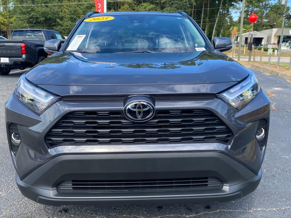 2025 Toyota RAV4 Hybrid XLE photo 16