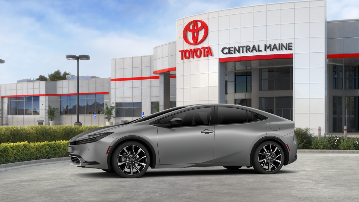 2025 Toyota Prius Plug-in Hybrid XSE photo 3