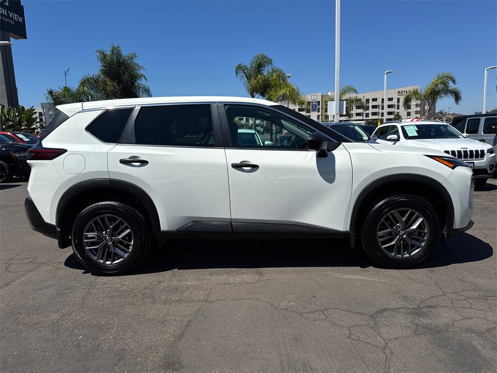 2022 Nissan Rogue S AWD photo 3