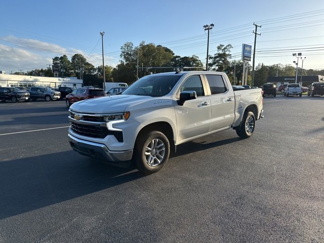 2022 Chevrolet Silverado 1500 LT photo 3