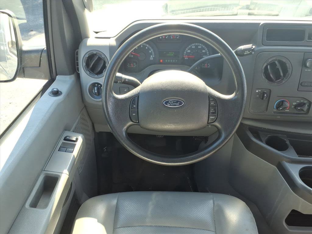 2013 Ford E-150 photo 3