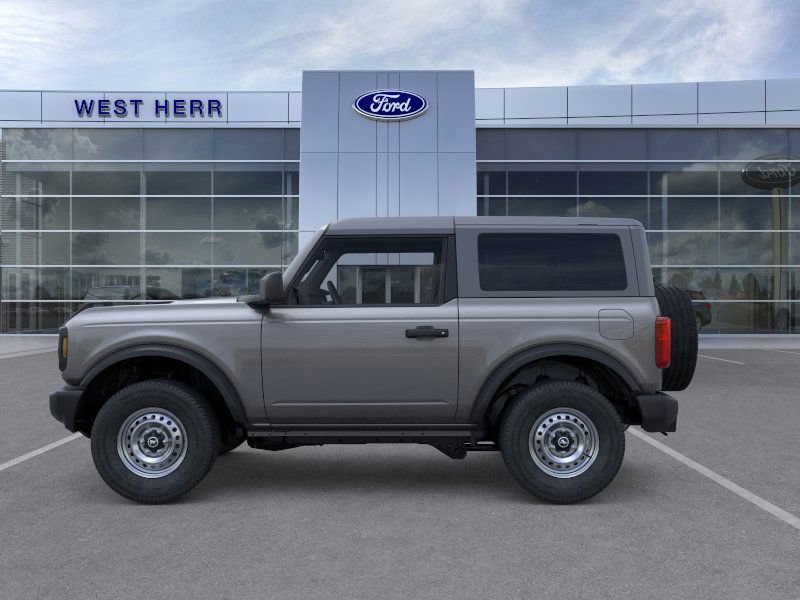 2025 Ford Bronco Base photo 3