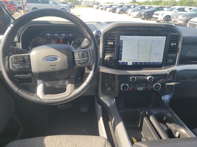 2022 Ford F-150 XLT photo 3