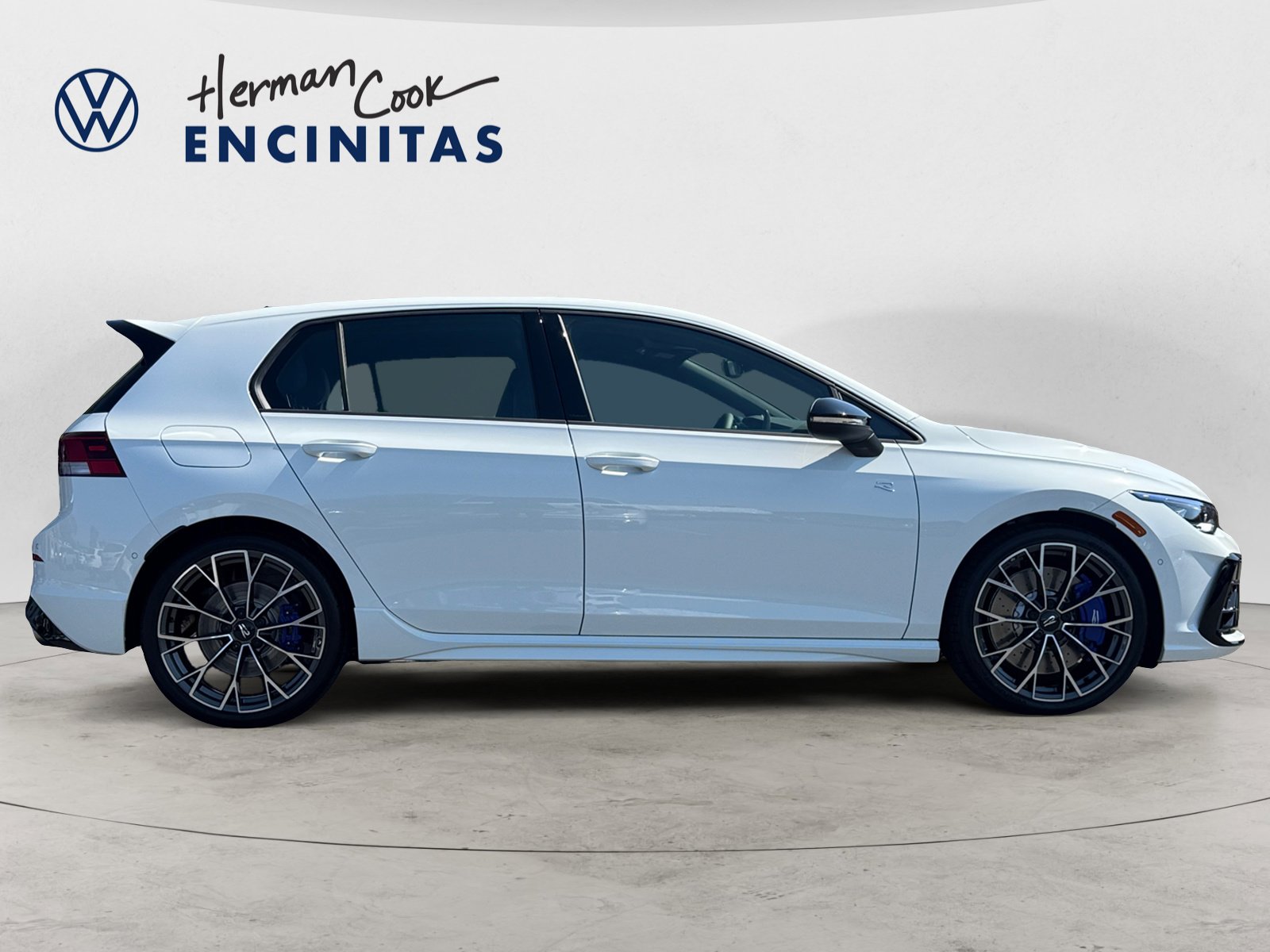 2025 Volkswagen Golf R 2.0 TSI photo 6