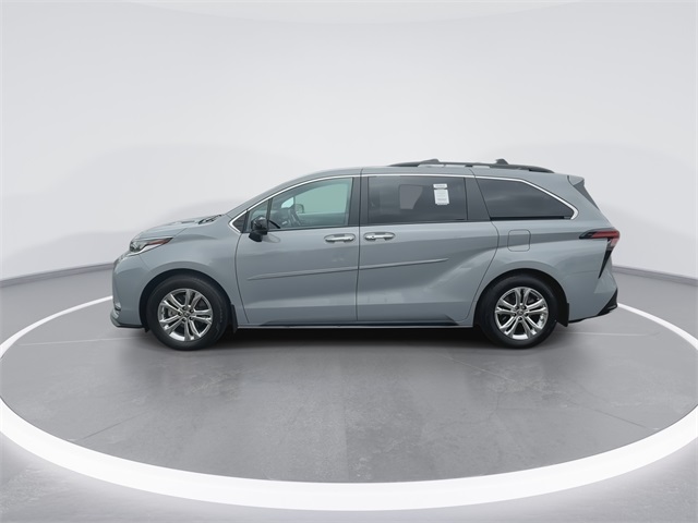 2023 Toyota Sienna XSE photo 5