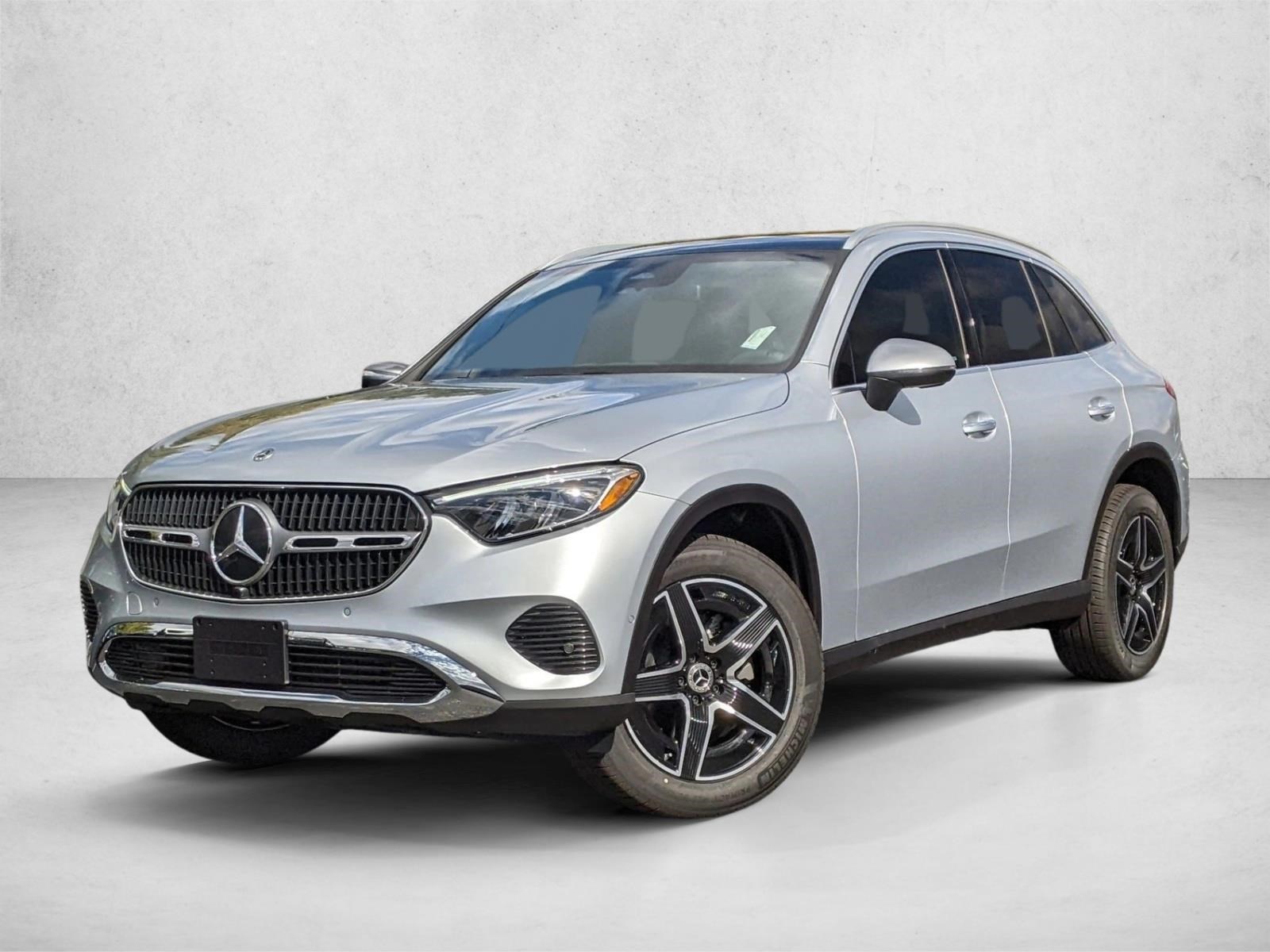 2026 Mercedes-Benz GLC Base's photo