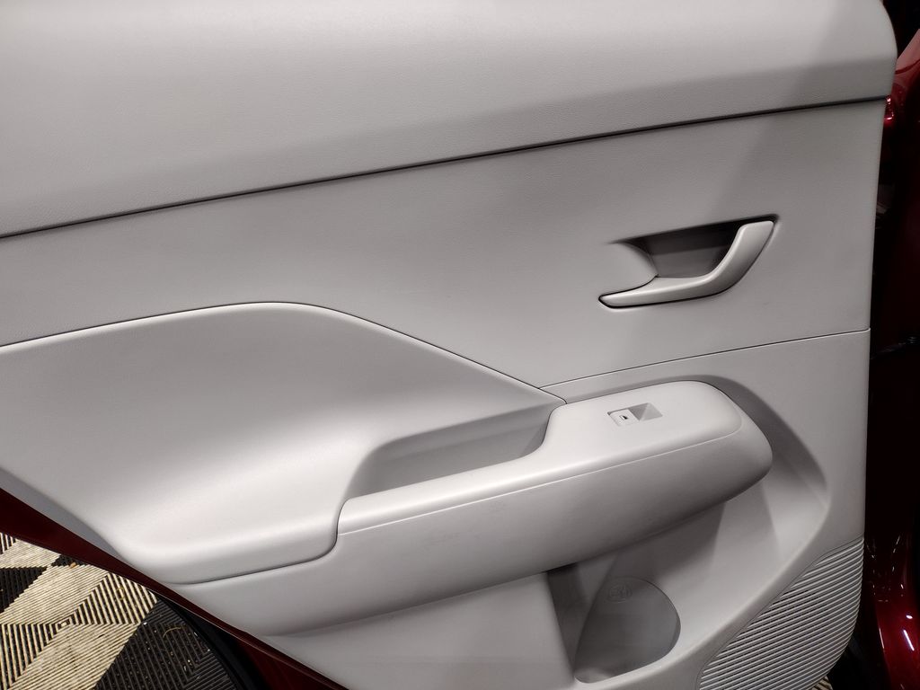 2024 Hyundai Kona SEL photo 18