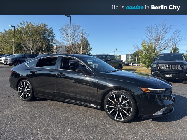 2023 Honda Accord Hybrid Touring's photo