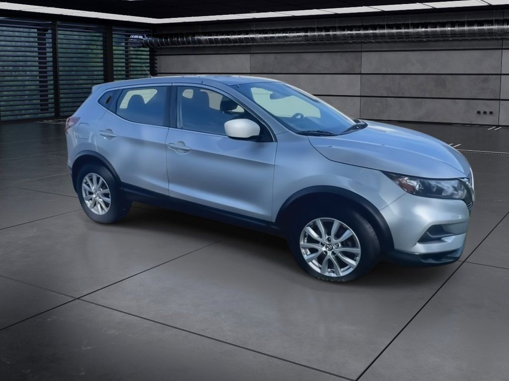 2020 Nissan Rogue Sport S photo 2