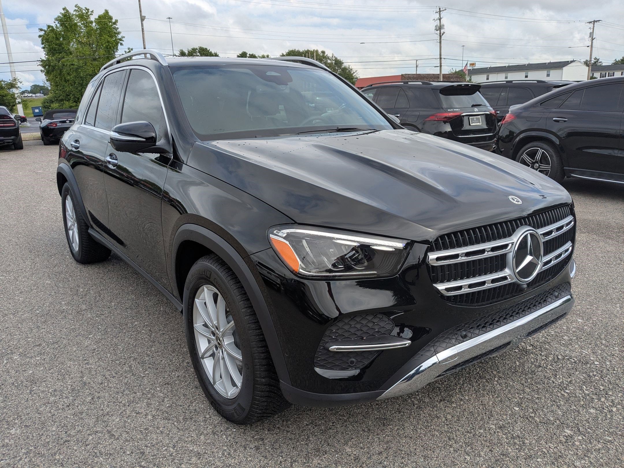 2025 Mercedes Benz GLE 350 4MATIC photo 3