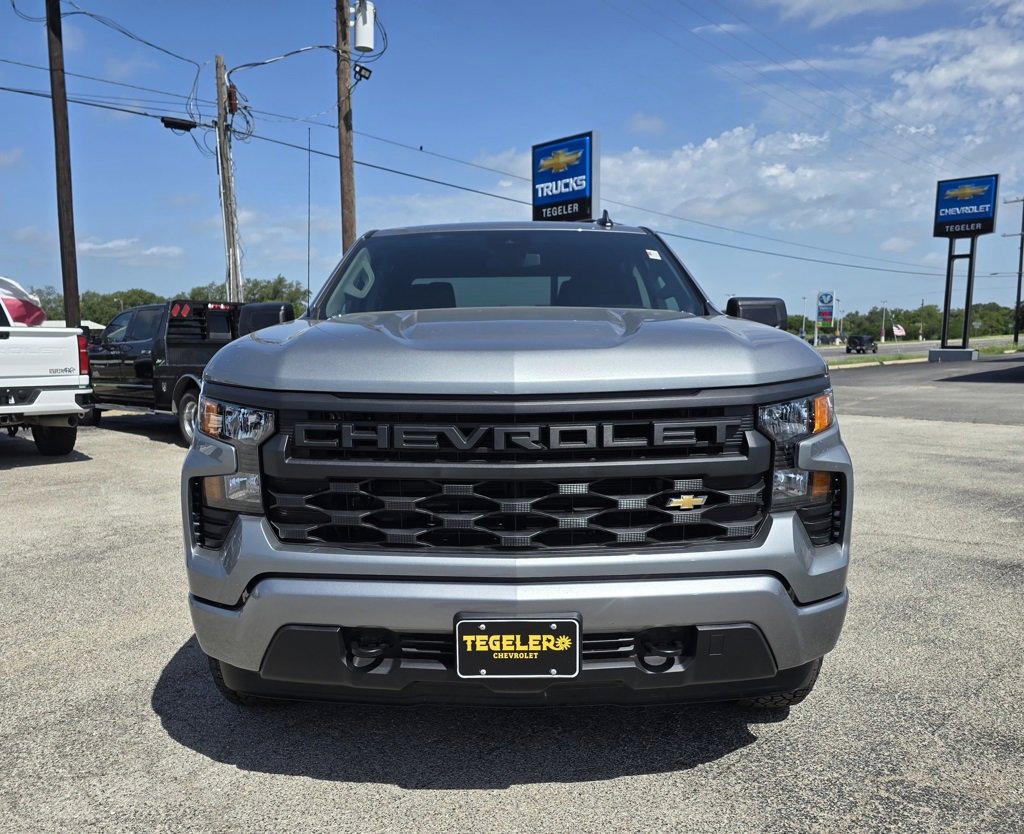 2025 Chevrolet Silverado 1500 Custom photo 4
