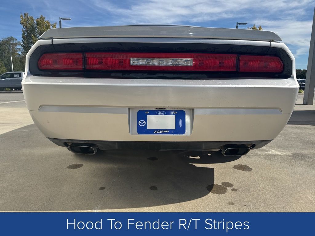2010 Dodge Challenger R/T photo 4
