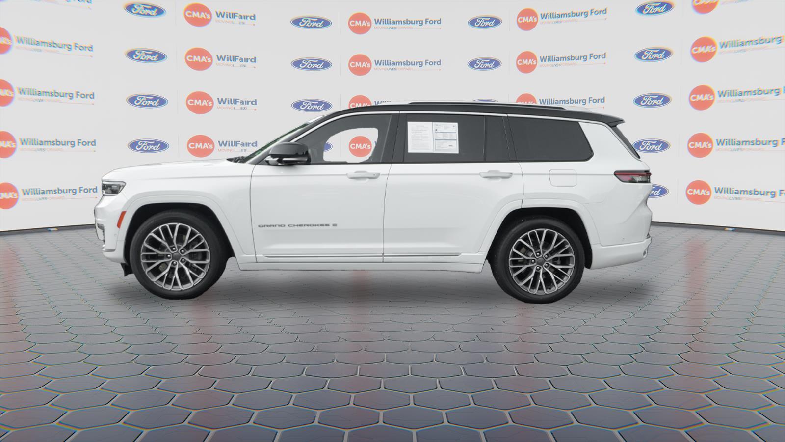 2023 Jeep Grand Cherokee L Summit Reserve photo 3
