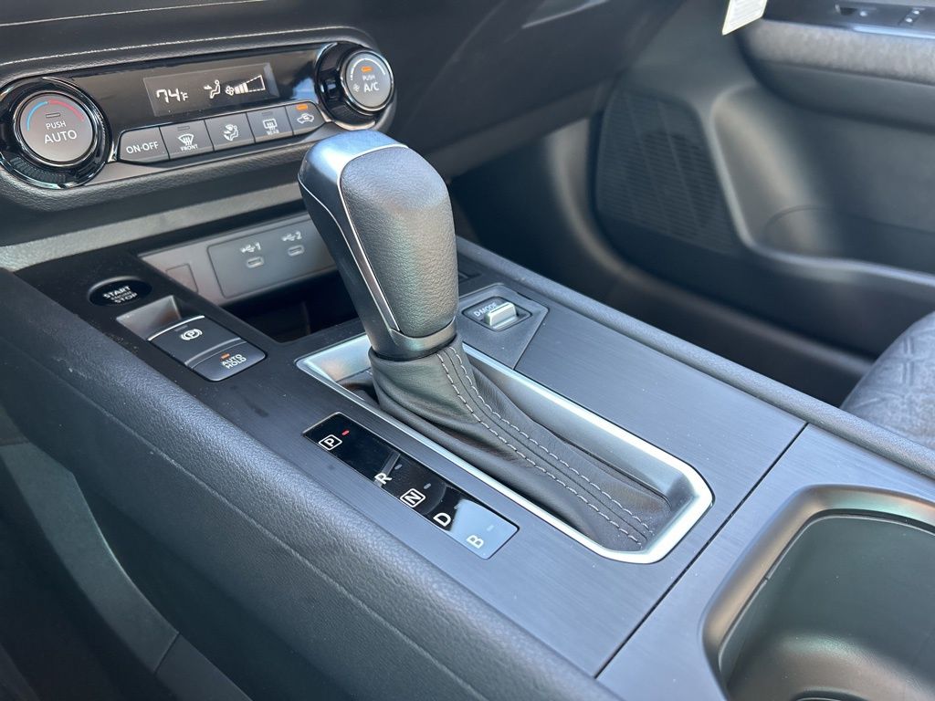 2026 Nissan Kicks SV photo 27