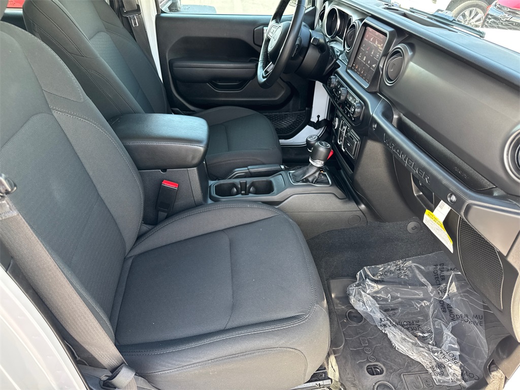 2022 Jeep Wrangler Unlimited High Tide photo 18