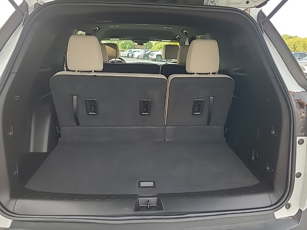 2022 Chevrolet Traverse LS photo 12