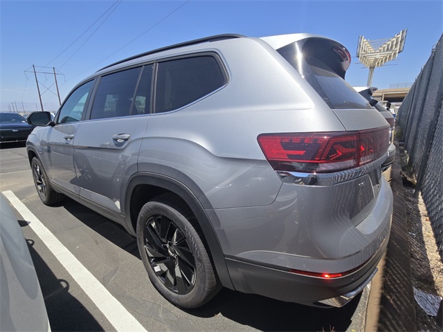 2025 Volkswagen Atlas SE Technology photo 3