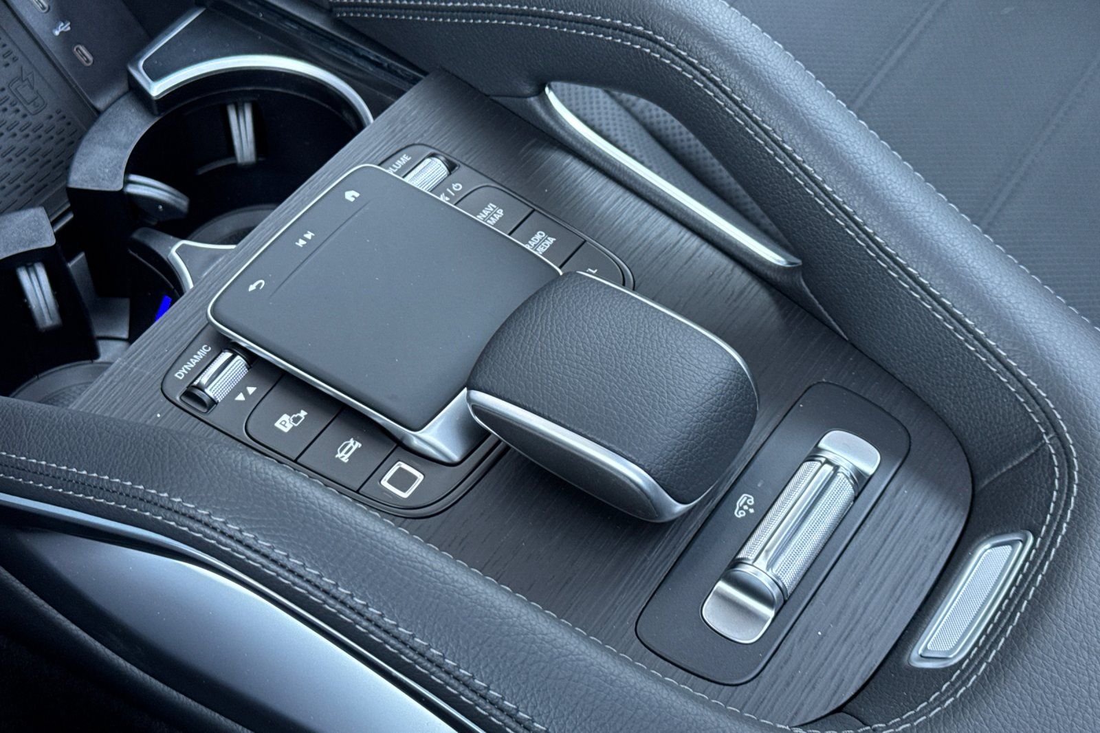 2025 Mercedes Benz GLS 580 4MATIC photo 18