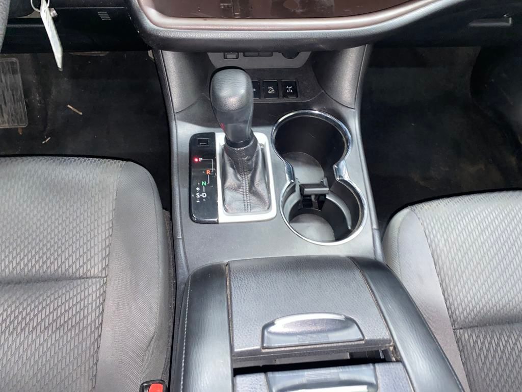 2018 Toyota Highlander LE photo 24