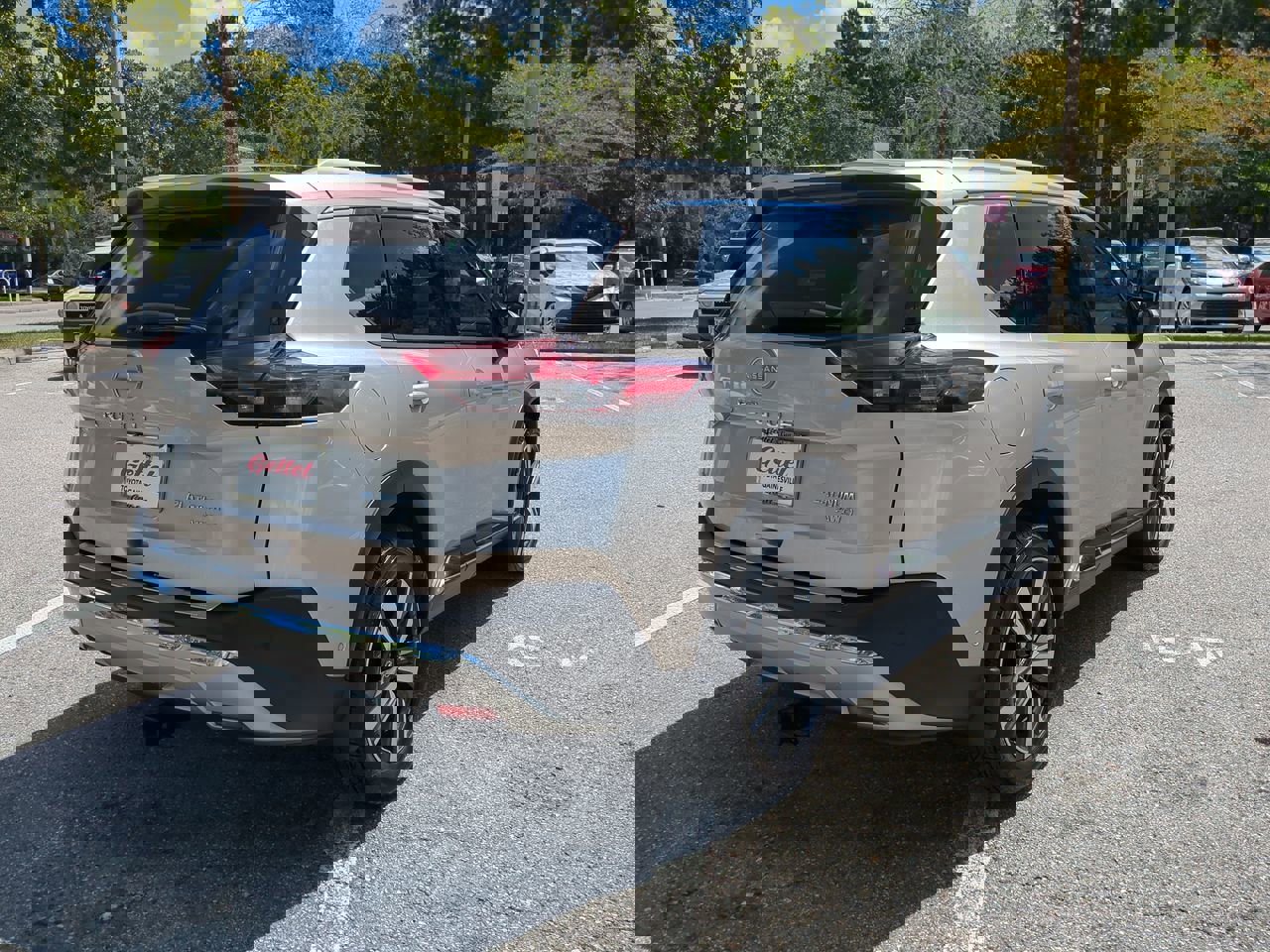 2023 Nissan Rogue Platinum photo 4