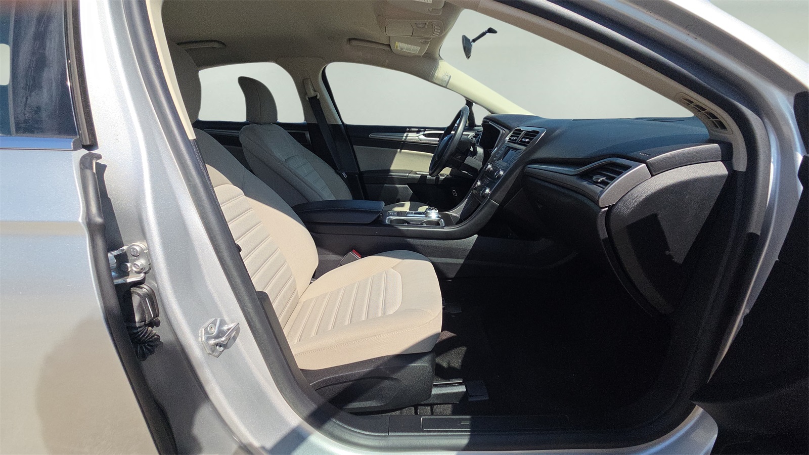 2018 Ford Fusion Hybrid S photo 13