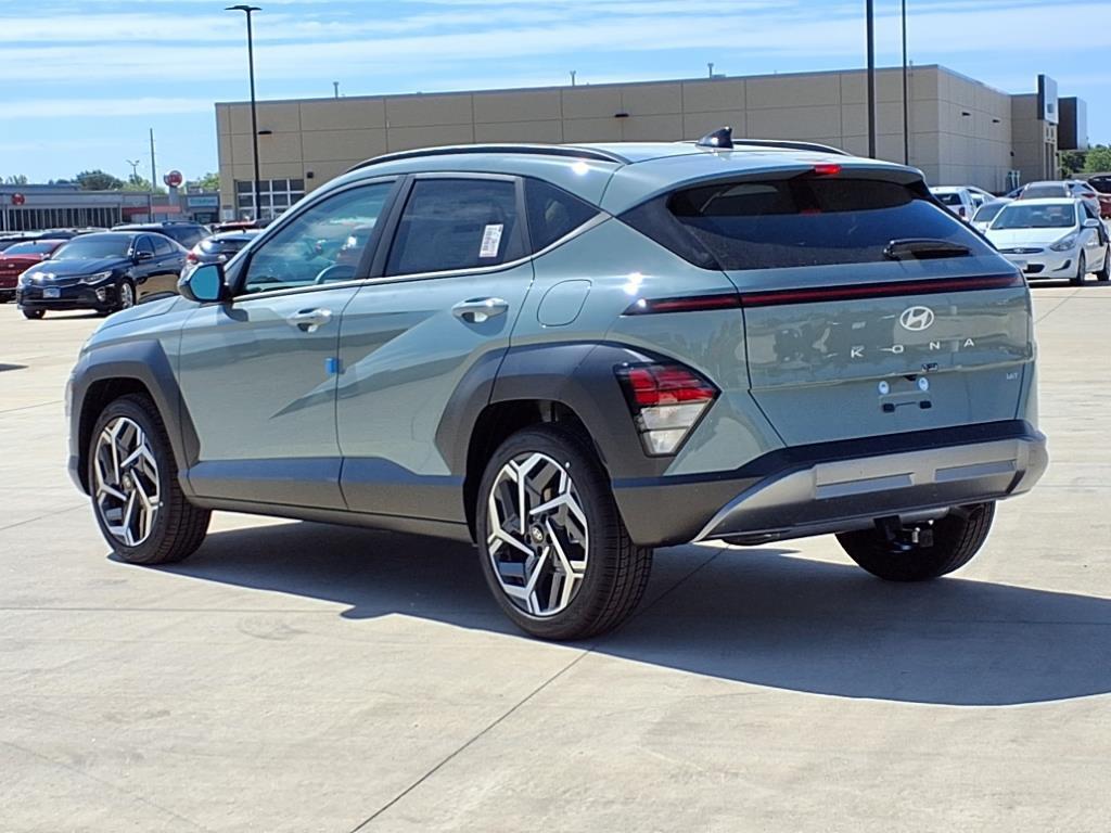 2026 Hyundai Kona SEL photo 2