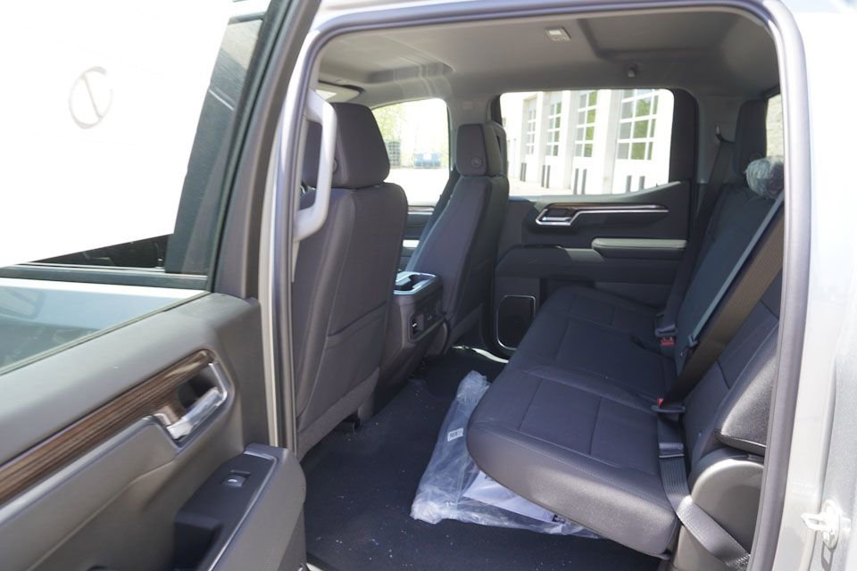 2025 Chevrolet Silverado 1500 LT Z71 photo 11