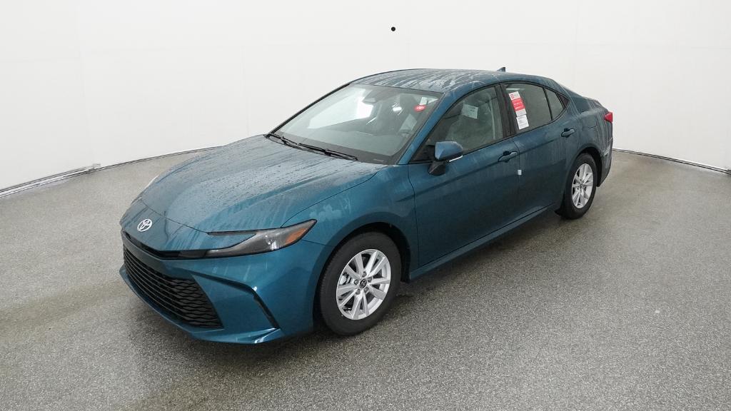 2026 Toyota Camry LE's photo
