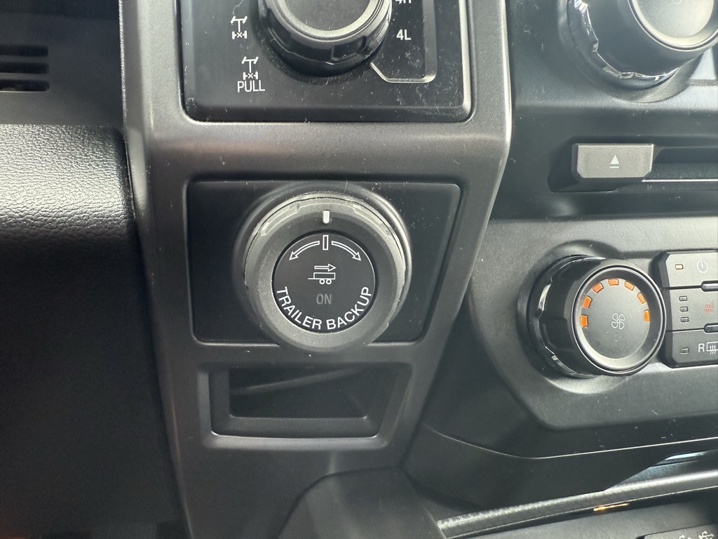 2016 Ford F-150 XLT photo 43