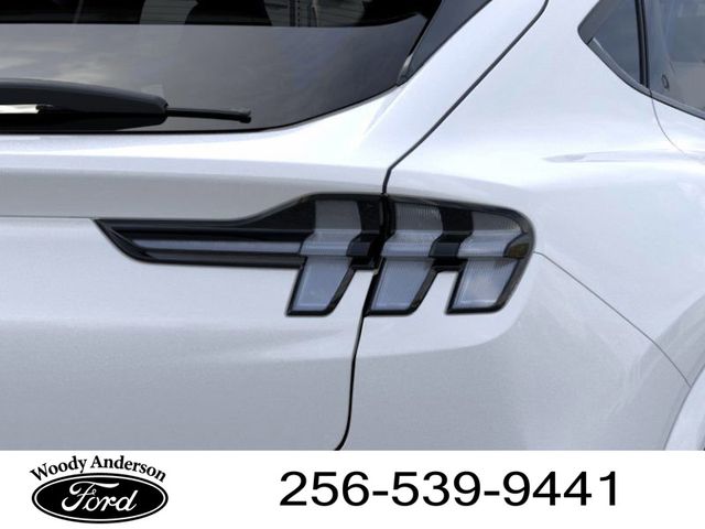 2025 Ford Mustang Mach-E Premium photo 17