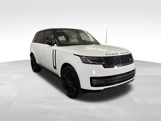 2025 Land Rover Range Rover SE photo 3