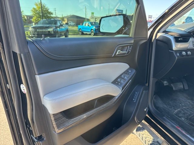 2018 Chevrolet Tahoe LT photo 3