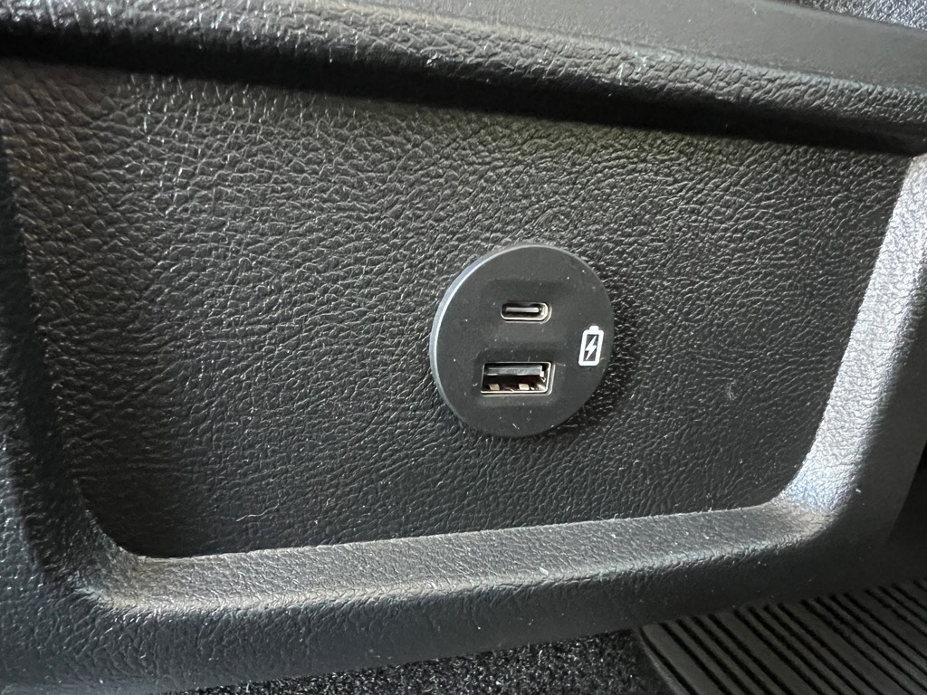 2022 Ford Edge SEL photo 24