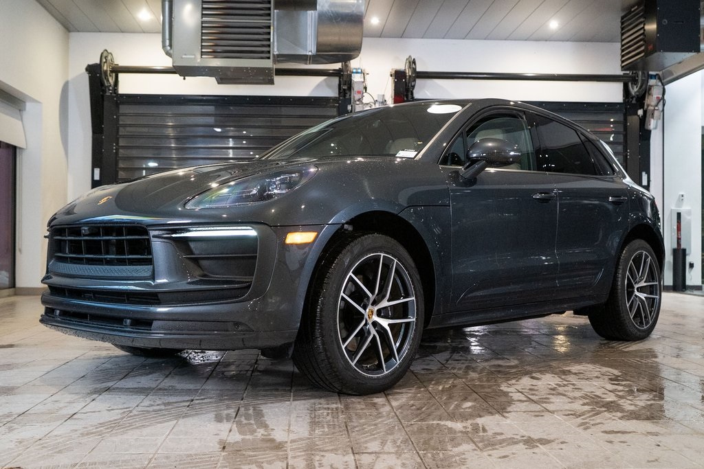 2022 Porsche Macan Base