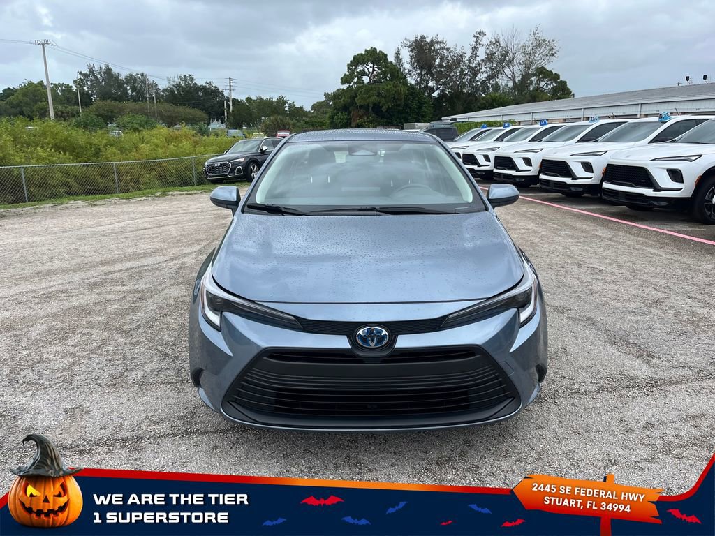 2025 Toyota Corolla LE photo 4