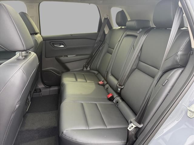 2025 Nissan Rogue SL photo 21