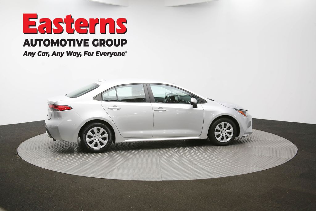 2021 Toyota Corolla LE photo 29