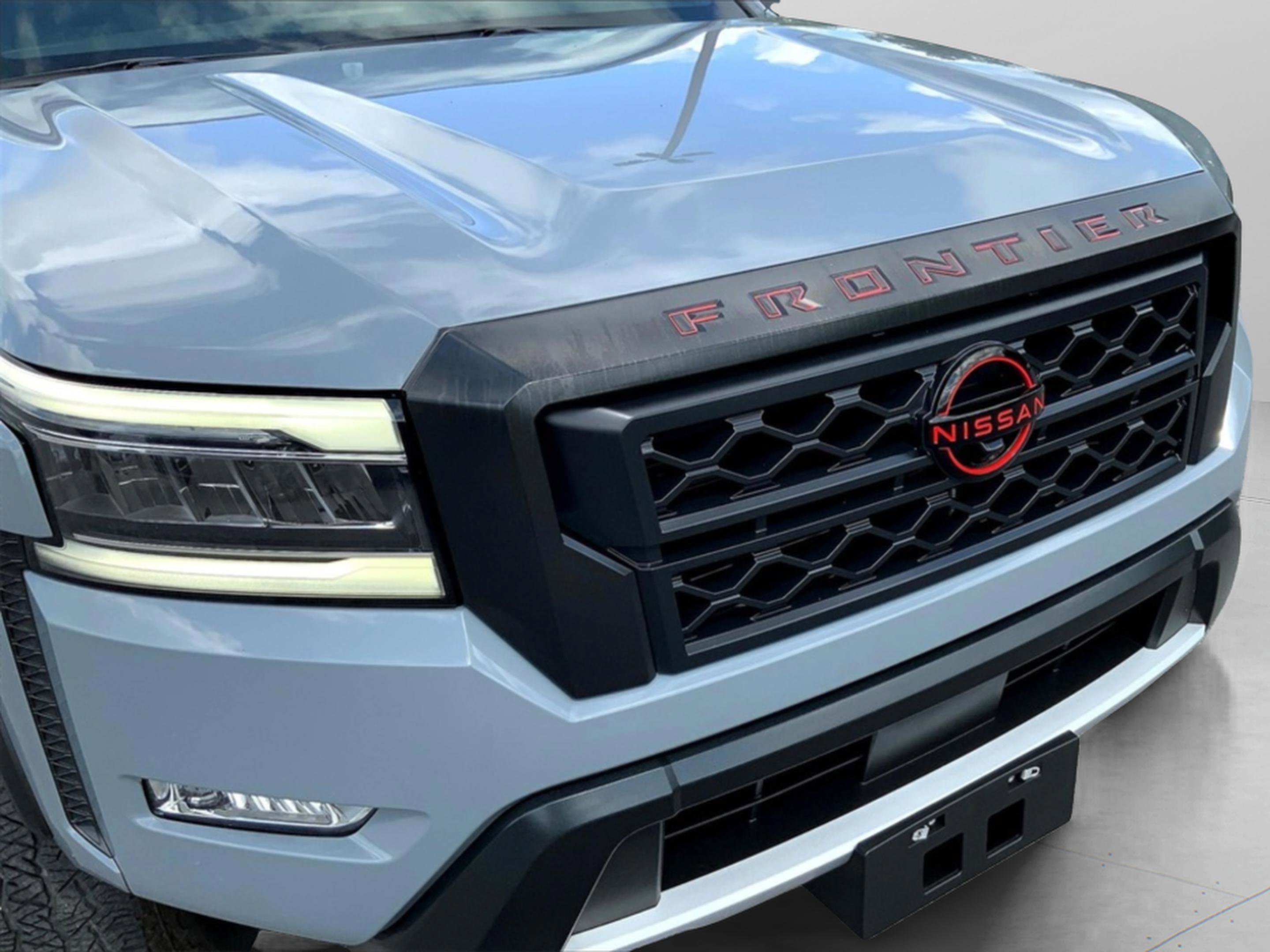 2023 Nissan Frontier PRO-4X photo 3