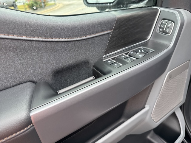 2025 Ford F-150 Lariat photo 24
