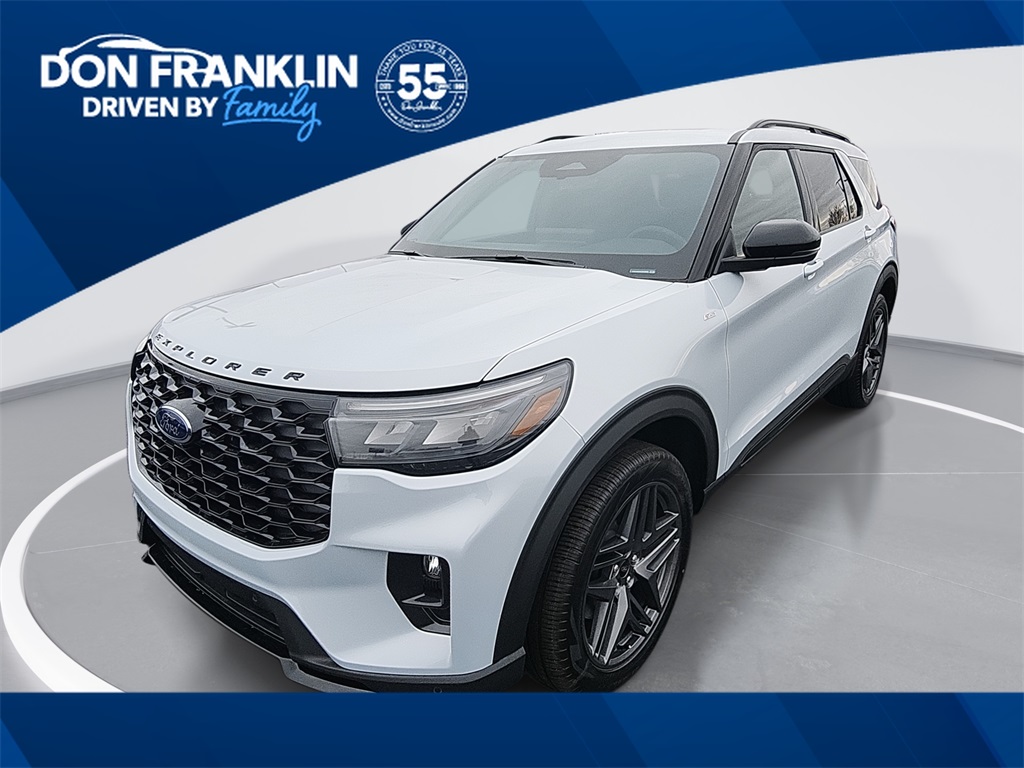 2026 Ford Explorer ST-LINE's photo