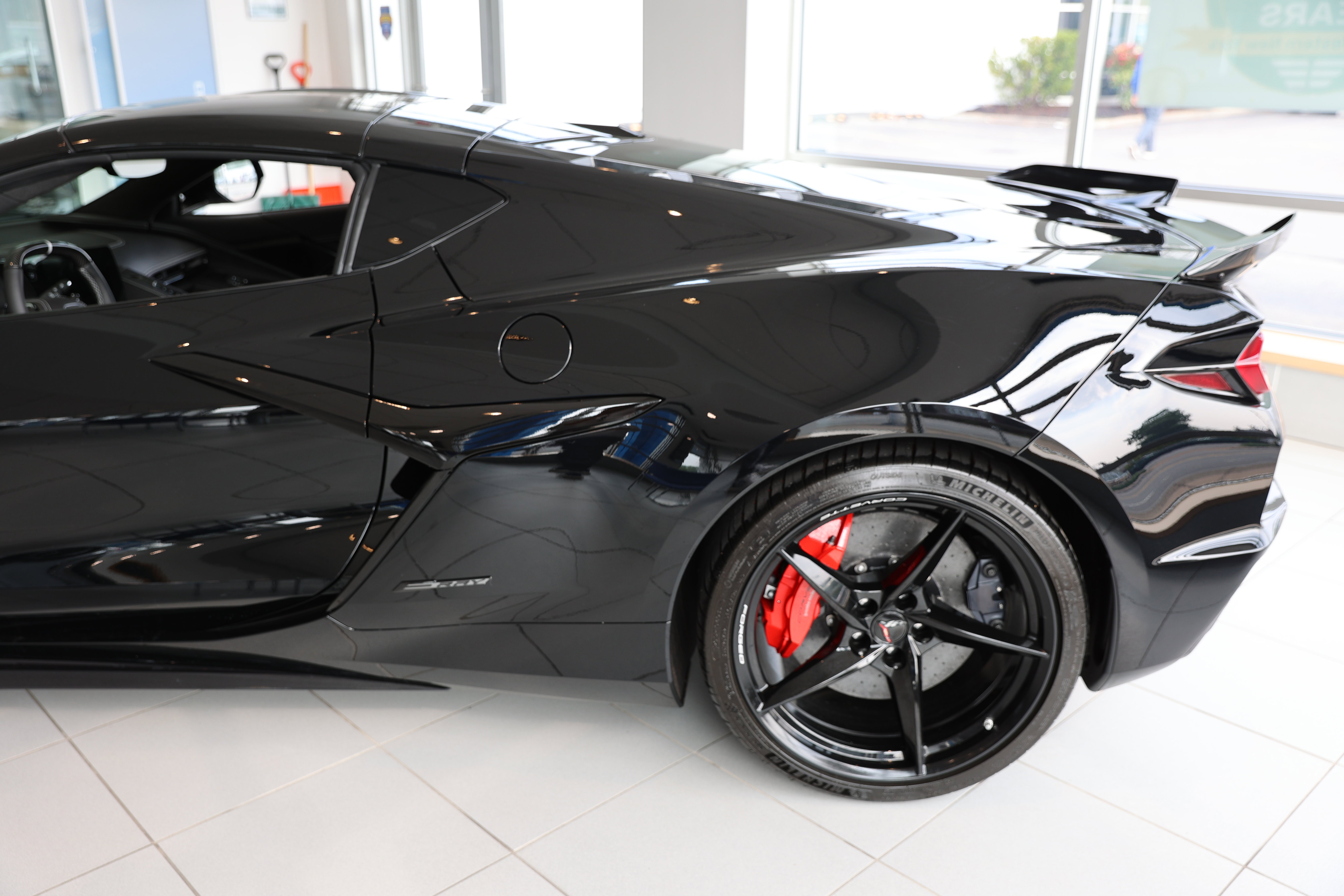 2025 Chevrolet Corvette E-Ray 3LZ photo 3