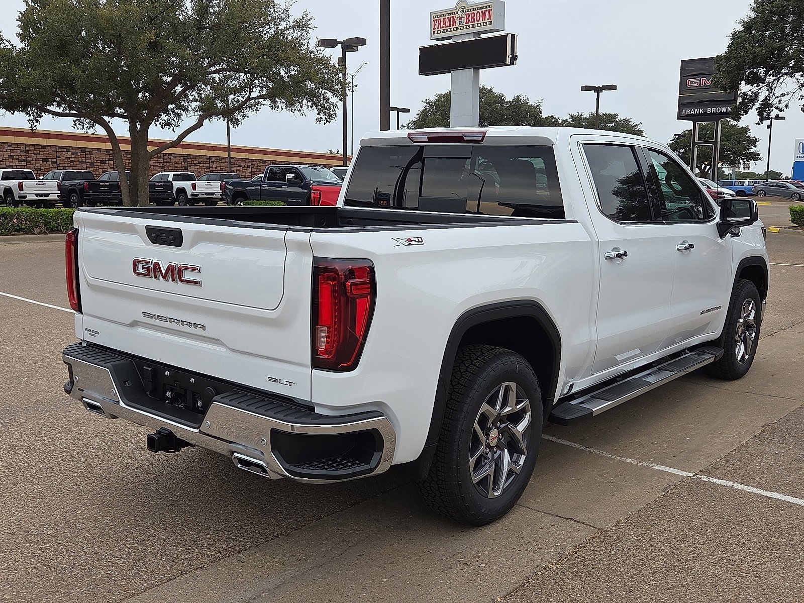 2026 Gmc Sierra 1500 SLT photo 4
