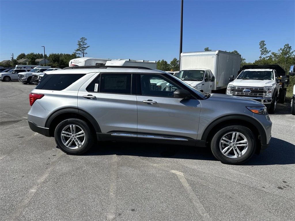 2024 Ford Explorer XLT photo 3