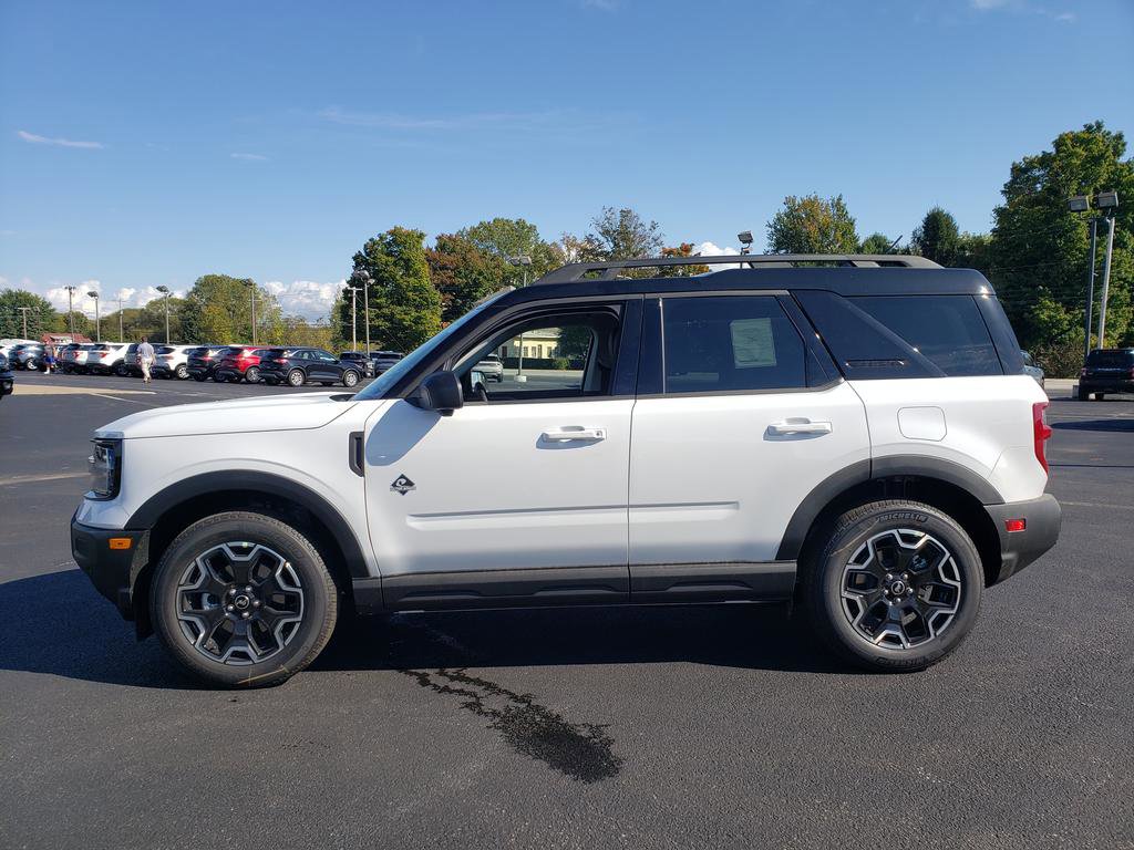2025 Ford Bronco Sport Outer Banks photo 2